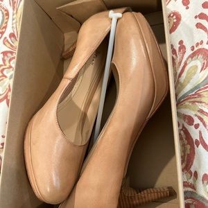 Cole haan Chelsea low pump size 8